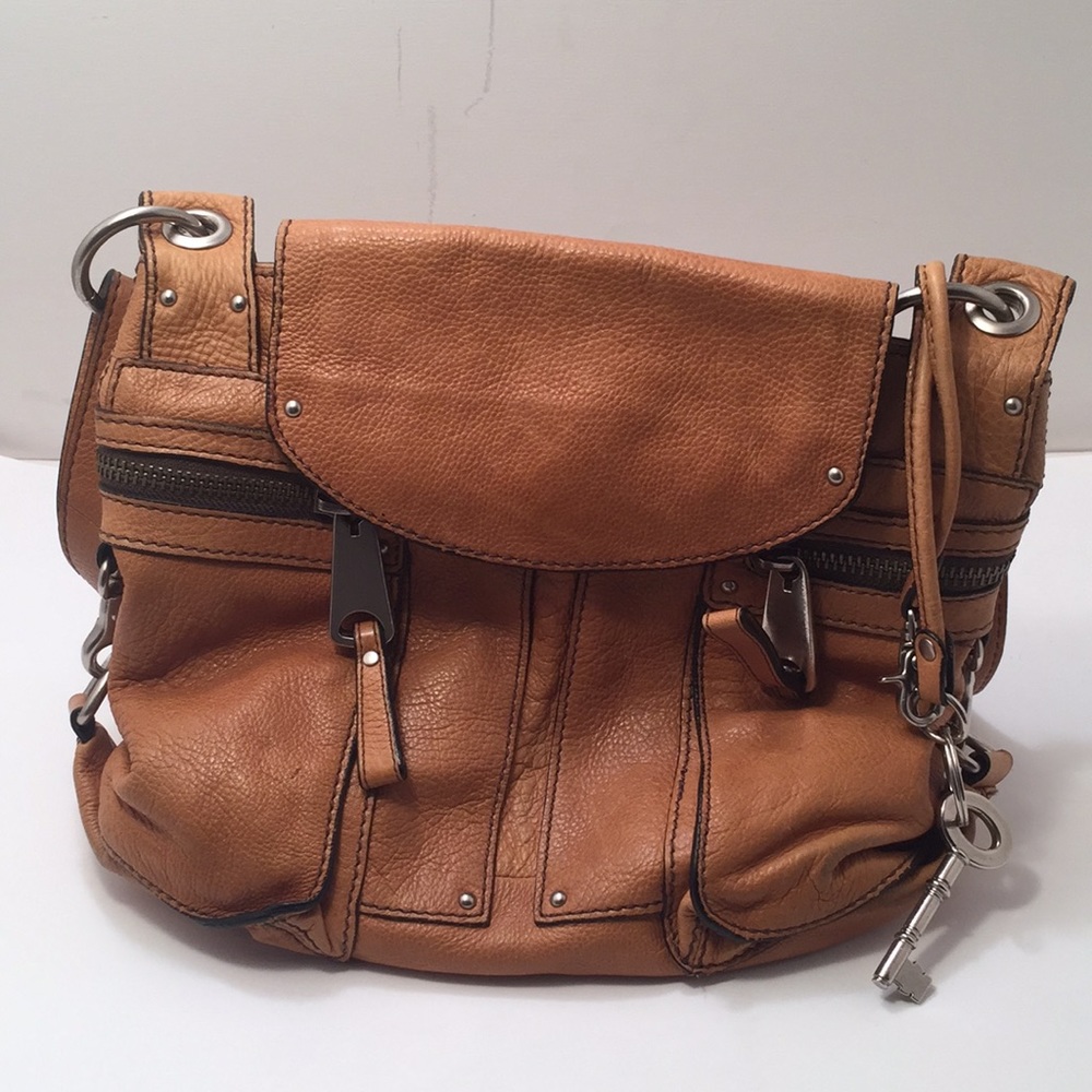 Fossil cross body bag. Very light wear!